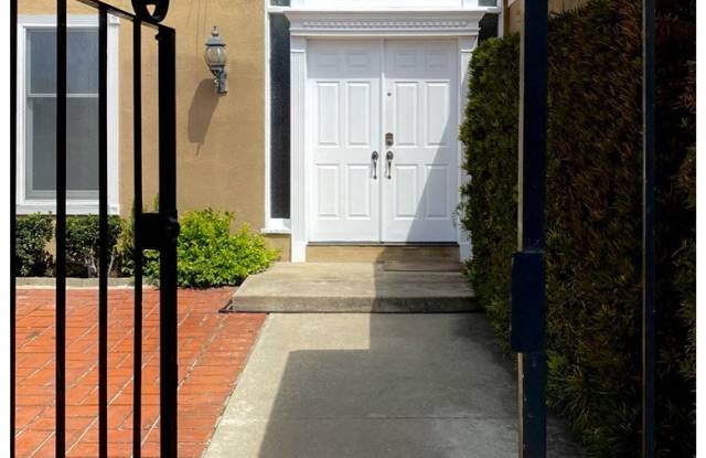 6921 Via Carona Drive Gallery 2