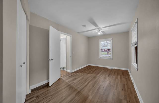 4 bed/2 bath all brick ranch home!! Private backyard - Pet friendly!! Available August 2026 Gallery 4