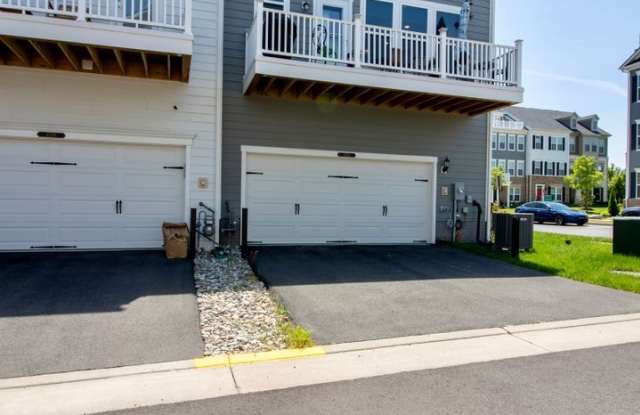 4-Level Potomac Shores Townhome | Rooftop Terrace + Resort-Style Amenities Gallery 4