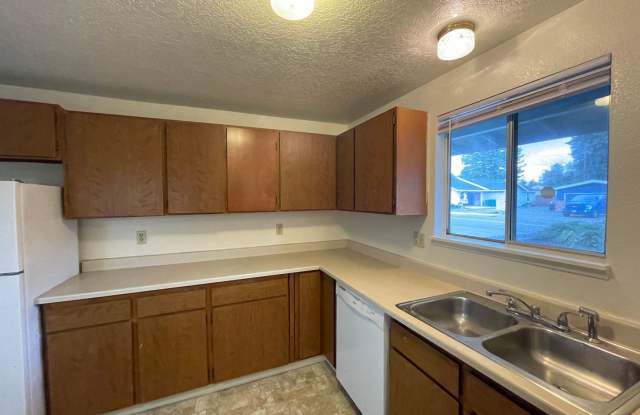 Pet-Friendly 3-Bed, 2-Bath Cutten Ranch-Style Home with Space to Spare! Gallery 4