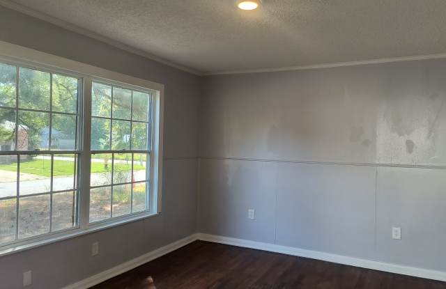 1734 East Circle Drive Gallery 2