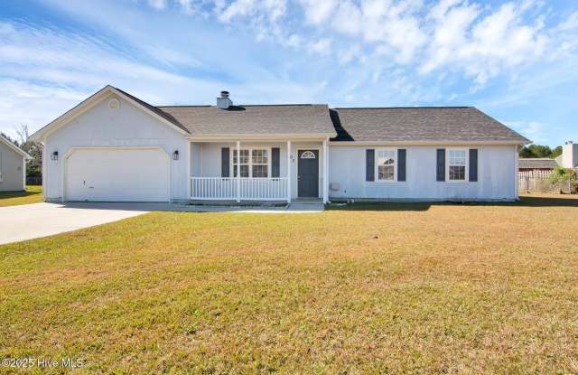 402 Sumrell Way - 402 Sumrell Way, Onslow County, NC 28539