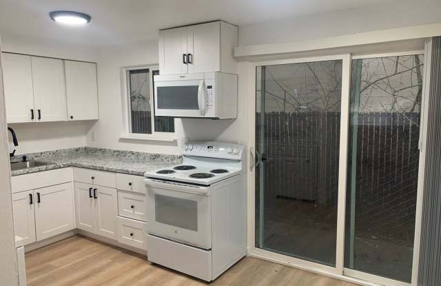 R2212 - Pinewood Apartments photos photos