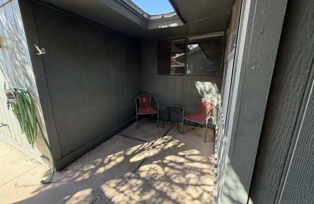 3951 Scott Dr Gallery 2