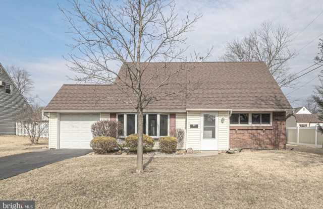 131 HEDGE Road photos photos