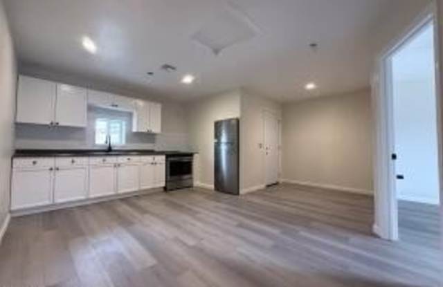 3822 W YUCCA Street Gallery 1