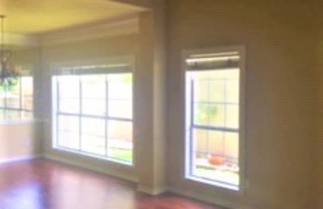 607 N BIRDSONG Gallery 4