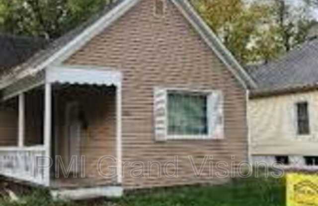 845 W Sawyer St photos photos