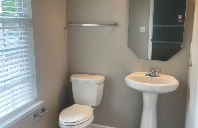 13606 Delstone Drive Gallery 2