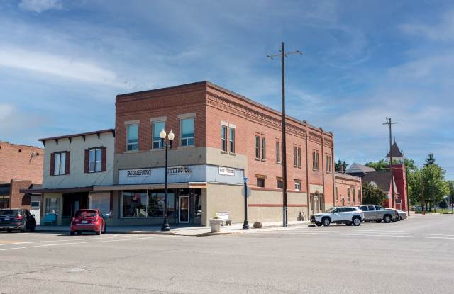 39 S Main St photos photos