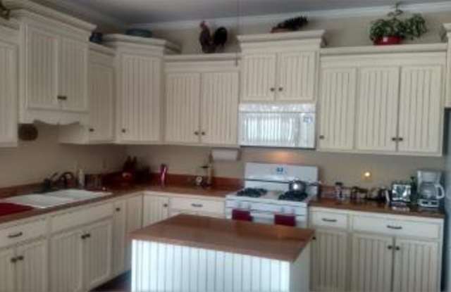 7455 Hilltop Drive Gallery 2