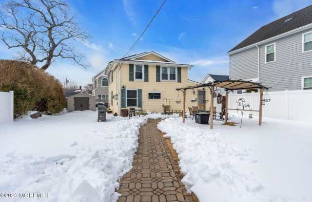 1208 Pine Tree Way unit: Back House photos photos