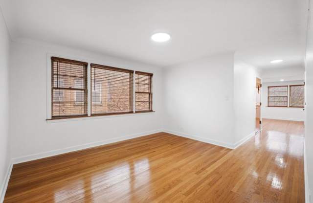 2531 West Lunt Avenue photos photos