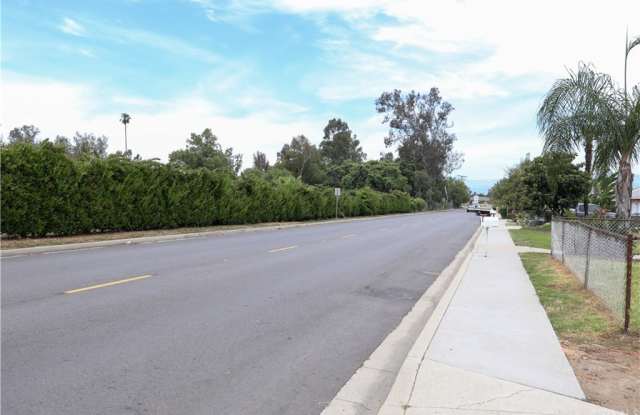 15535 Yorba Avenue Gallery 2