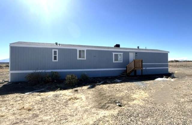 Quiet living just outside of Elko Gallery 1
