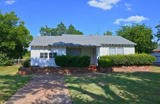 2 Bed 1 Bath With Character In Ray Massie! photos photos