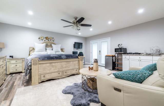 Adorable Studio for Rent - Short Term Fully Furnished! photos photos