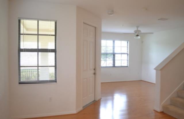 1387 SANTIAGO CIR E Gallery 4