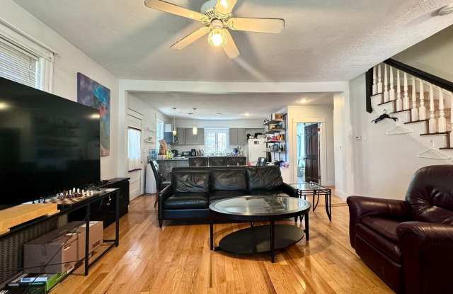 HOT NEWTON LISTING!!! photos photos