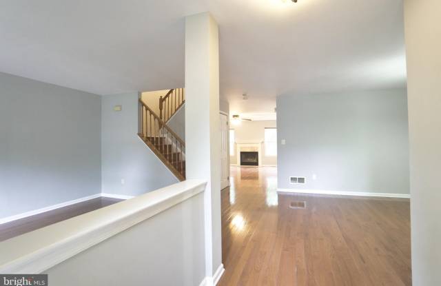 150 CANTERBURY LANE Gallery 2