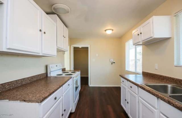 3741 W LUKE Avenue Gallery 4