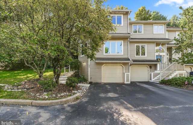 400 WOODED Way Gallery 1
