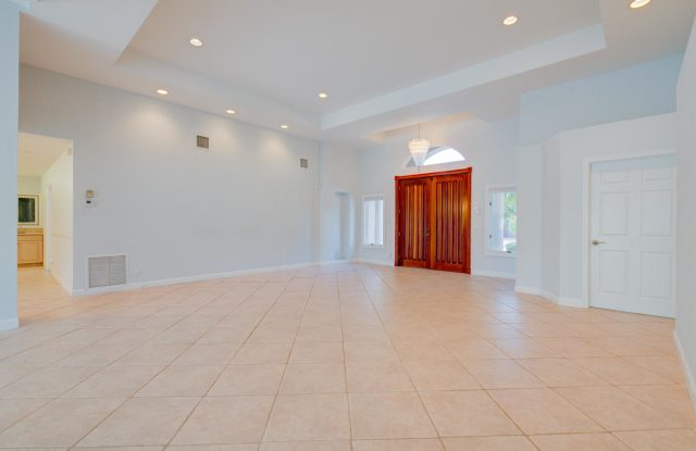 550 Phillips Drive Gallery 4