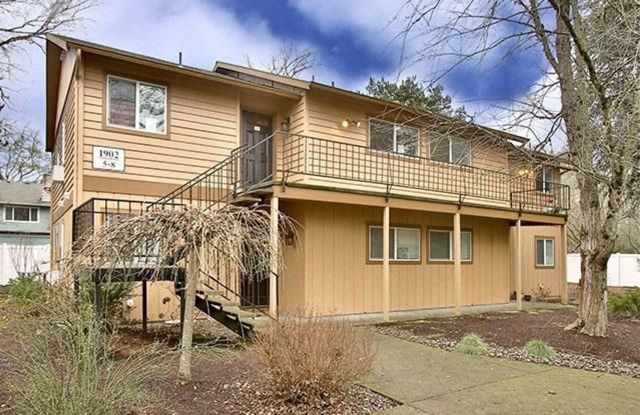 Light & Bright 2 Bed 1 Bath Condo! photos photos