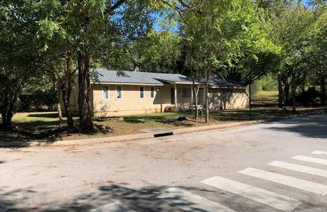 4BR 2 BA House around the corner from Wilson Park! photos photos