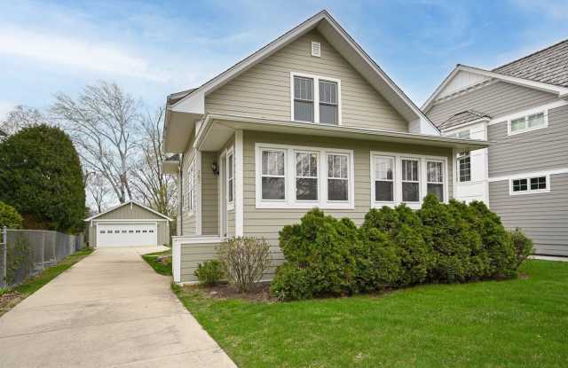 387 N Montclair Avenue - 387 North Montclair Avenue, Glen Ellyn, IL 60137 387 N Montclair Avenue - 387 North Montclair Avenue, Glen Ellyn, IL 60137