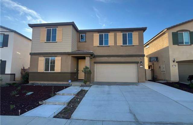 Spacious and beautifully appointed 5-bedroom, 3-bathroom home - 19557 Hanging Rock Road, Lake Elsinore, CA 92532