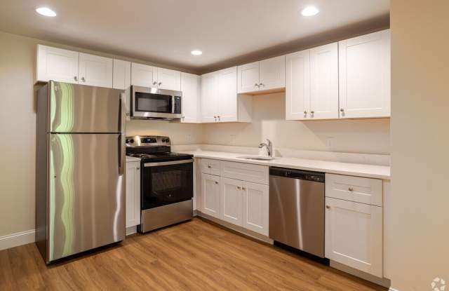 Tudor Crest Apartments - 2 Autumn Way Seabrook, NH 03874 Gallery 2