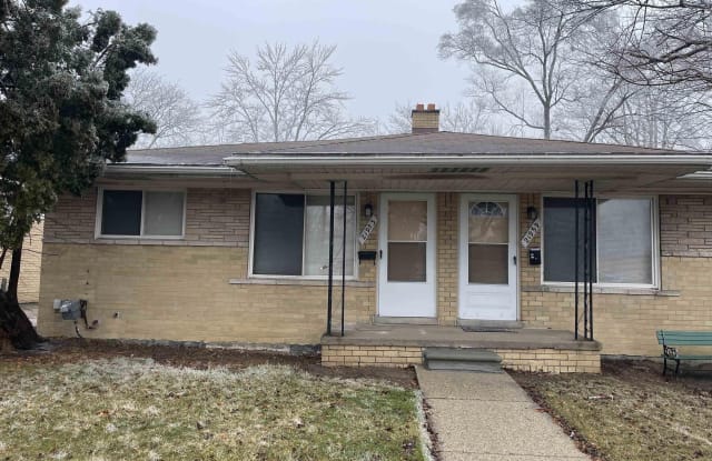 21953 COOLIDGE - 21953 Coolidge Highway, Oak Park, MI 48237