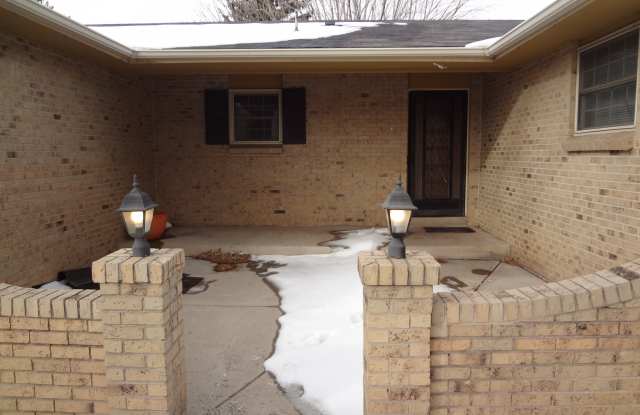 683 S Oswego St Gallery 2