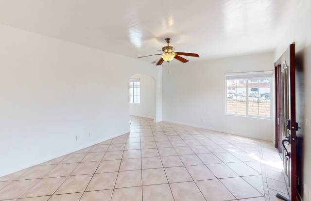 Charming Cottage Located In Carlsbad Village / Two Blocks From The Beach! photos photos Charming Cottage Located In Carlsbad Village / Two Blocks From The Beach! photos photos