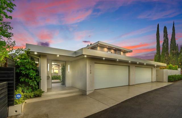 2189 Summitridge Dr photos photos