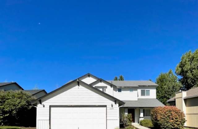 Newer paint & flooring in this 5 bedroom home in Elkhorn Estates! photos photos