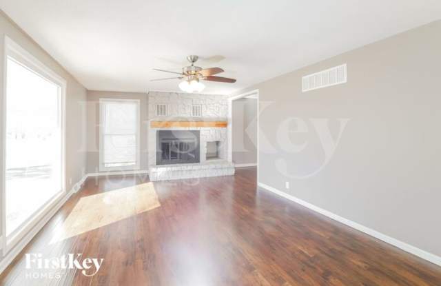 703 Hamblen Road Gallery 3