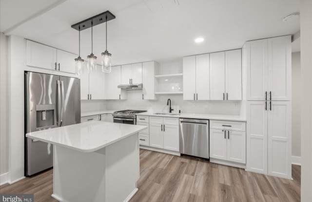 4701 CONNECTICUT Avenue NW Gallery 4