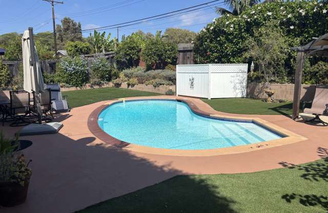 3 Bed, 2 Bath Home With Pool Gallery 3