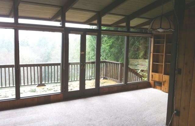 503 Ridge Lane NE Gallery 3