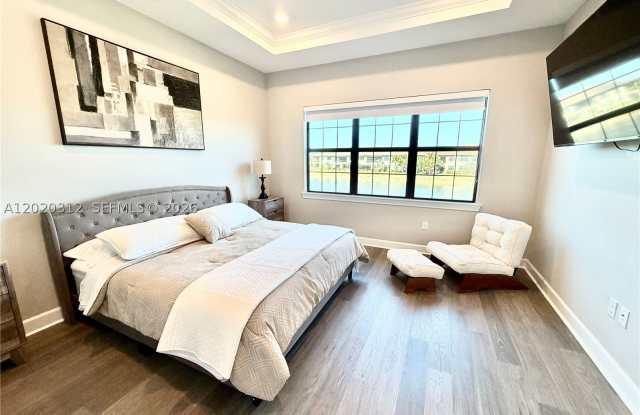 15323 Lucerna Gallery 2