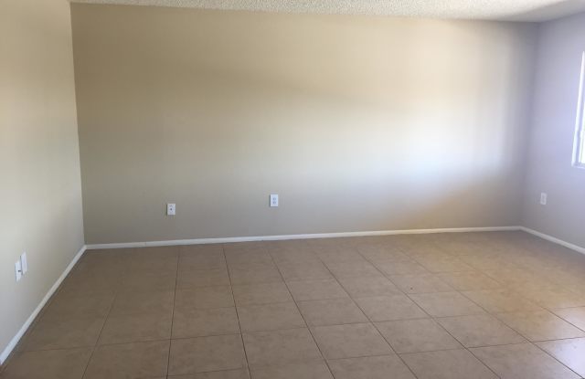 10546 W KINGSWOOD Circle Gallery 4