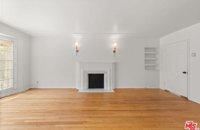 639 S Burnside Ave Gallery 3