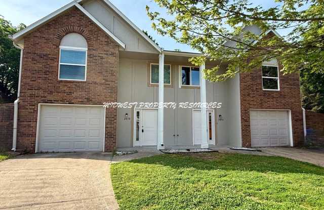 Large Updated 3 Bedroom/2 Bath Duplex in Lee's Summit photos photos