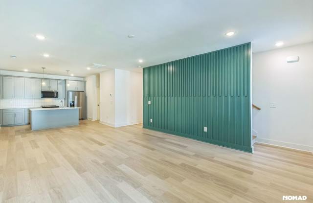 Three-story townhome offers a spacious layout with 3 BR and 3.5 bathroom in Nashville photos photos