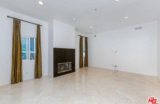 304 South SWALL Drive Gallery 2