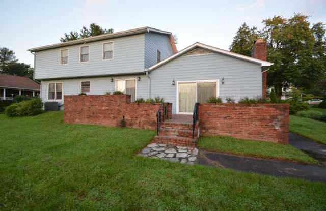 744 Florence Place Gallery 3
