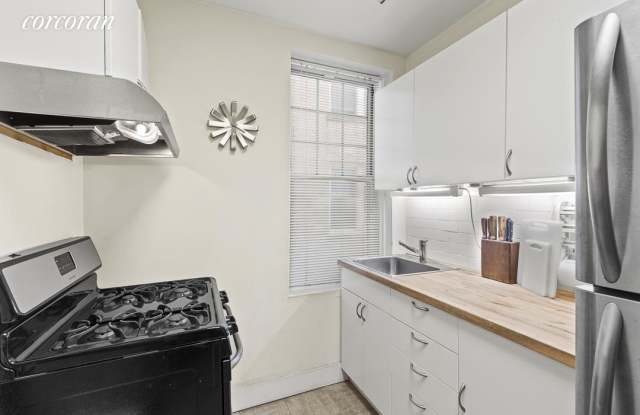 125 Prospect Park West Gallery 3