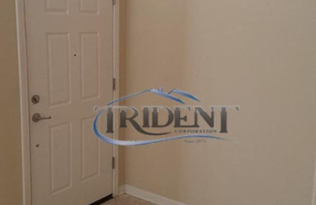 Large 4 bedroom, 3 bath house Gallery 3